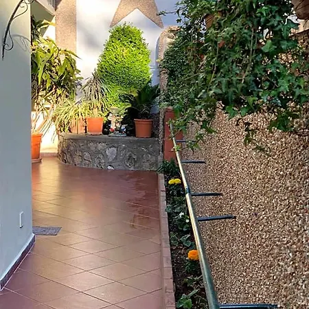 Hedera Capri 4*